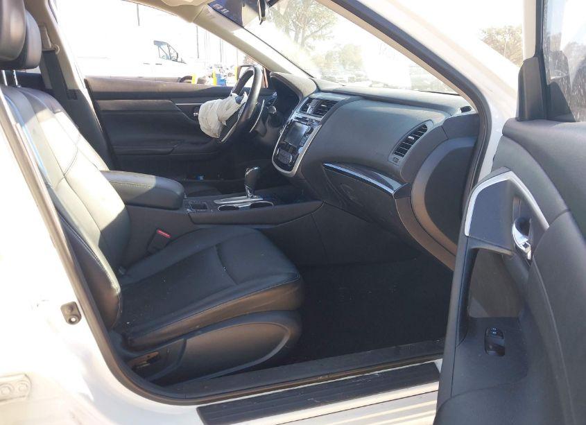 Photo 5 of 2018 Nissan Altima 2.5 SR (VIN 1N4AL3AP3JC184834)