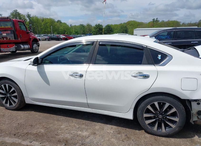 Photo 15 of 2018 Nissan Altima 2.5 SL (VIN 1N4AL3AP3JC185014)