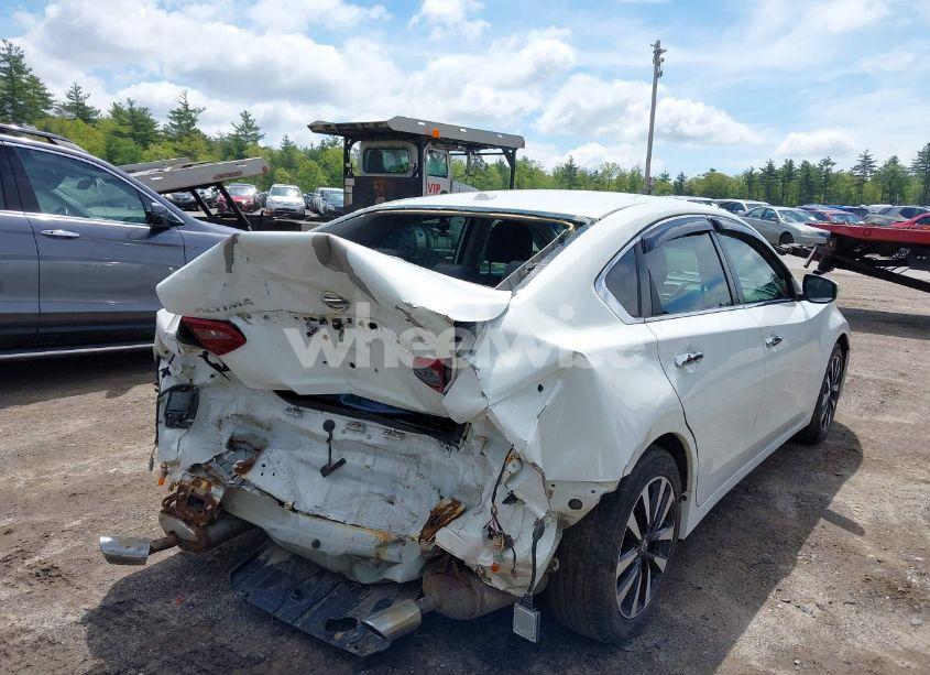 Photo 4 of 2018 Nissan Altima 2.5 SL (VIN 1N4AL3AP3JC185014)