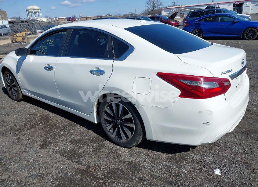 Photo 3 of 2018 Nissan Altima 2.5 SV (VIN 1N4AL3AP3JC199690)