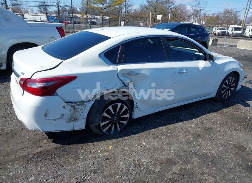 Photo 4 of 2018 Nissan Altima 2.5 SV (VIN 1N4AL3AP3JC199690)