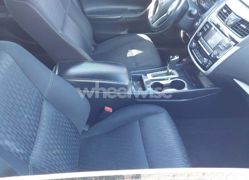 Photo 5 of 2018 Nissan Altima 2.5 SV (VIN 1N4AL3AP3JC199690)