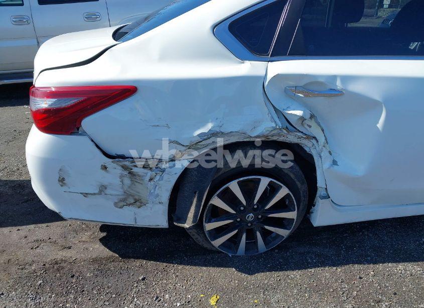 Photo 6 of 2018 Nissan Altima 2.5 SV (VIN 1N4AL3AP3JC199690)