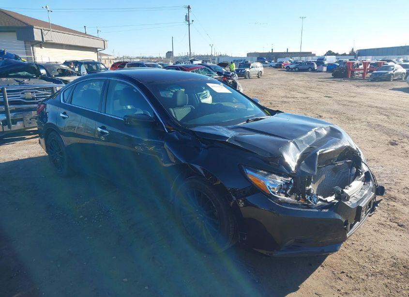 2018 Nissan Altima 2.5 SV (VIN 1N4AL3AP3JC207500) main photo