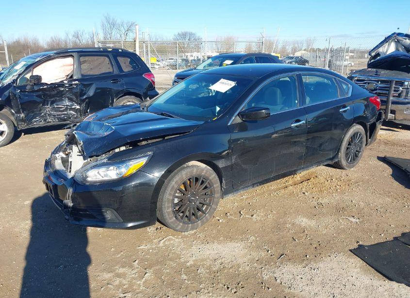 Photo 2 of 2018 Nissan Altima 2.5 SV (VIN 1N4AL3AP3JC207500)