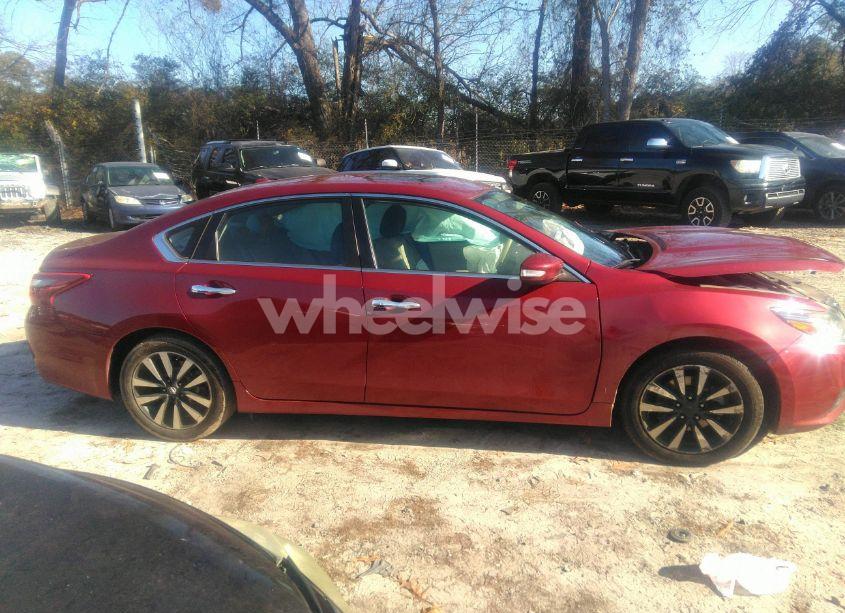 Photo 14 of 2018 Nissan Altima 2.5 SL (VIN 1N4AL3AP3JC211918)