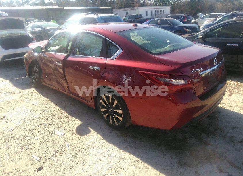 Photo 3 of 2018 Nissan Altima 2.5 SL (VIN 1N4AL3AP3JC211918)