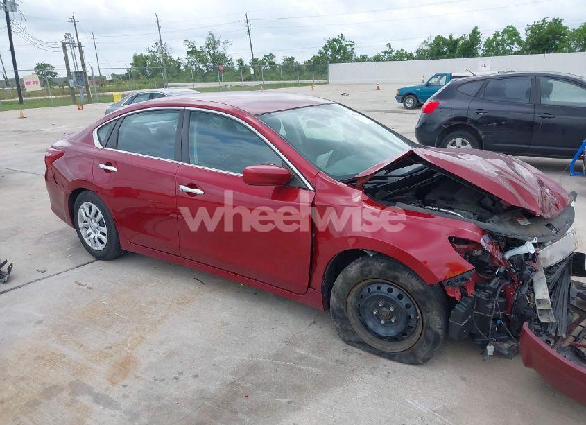 2018 Nissan Altima 2.5 S (VIN 1N4AL3AP3JC213720) main photo