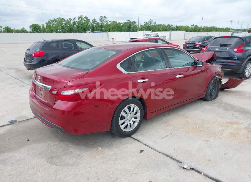 Photo 4 of 2018 Nissan Altima 2.5 S (VIN 1N4AL3AP3JC213720)