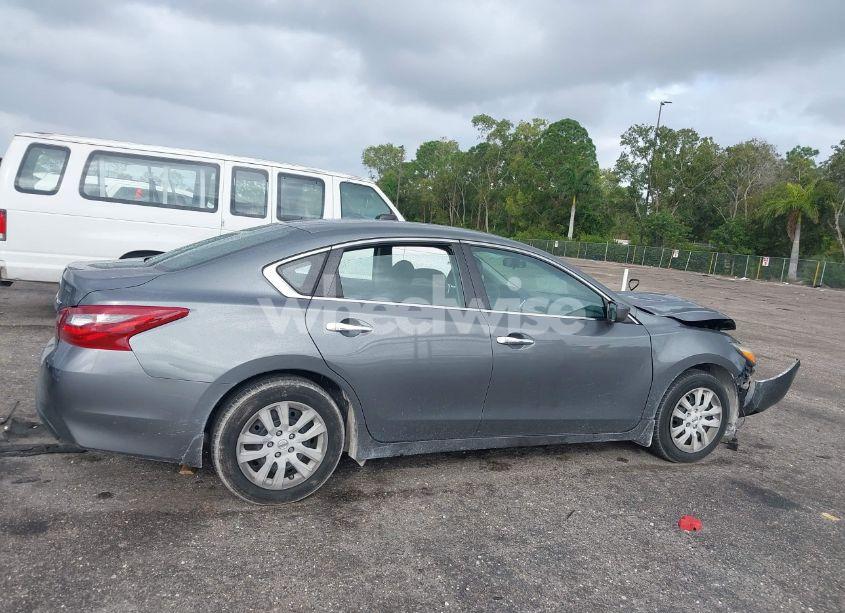 Photo 13 of 2018 Nissan Altima 2.5 S (VIN 1N4AL3AP3JC220957)