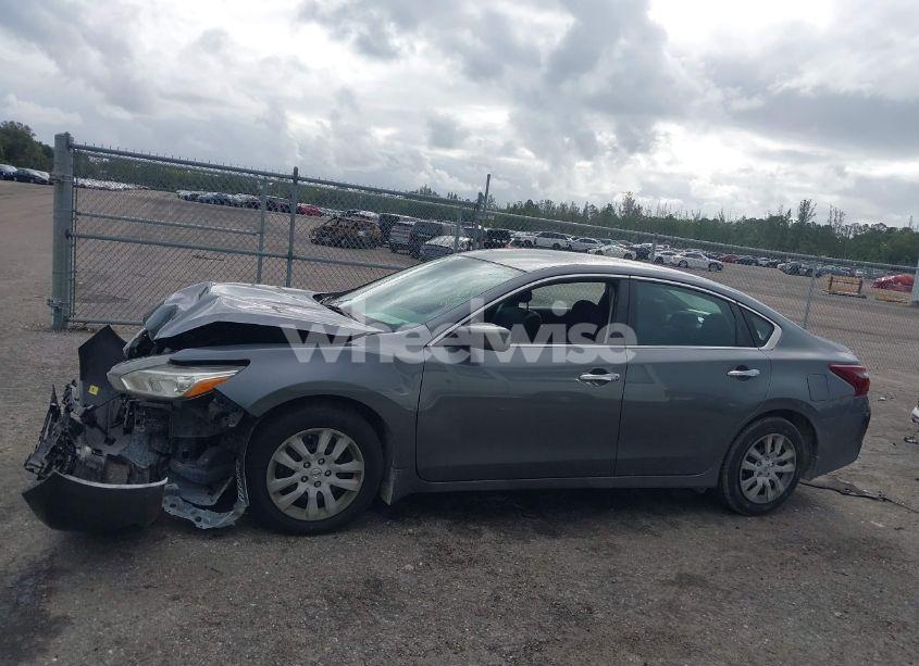 Photo 14 of 2018 Nissan Altima 2.5 S (VIN 1N4AL3AP3JC220957)