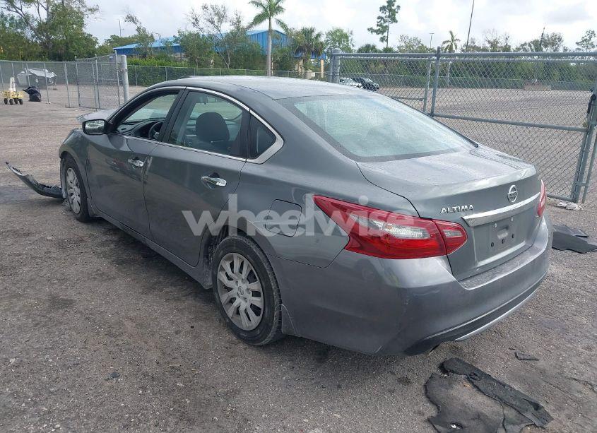 Photo 3 of 2018 Nissan Altima 2.5 S (VIN 1N4AL3AP3JC220957)