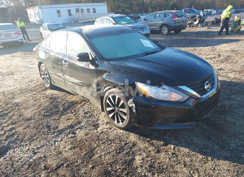 2018 Nissan Altima 2.5 SV (VIN 1N4AL3AP3JC224457) main photo