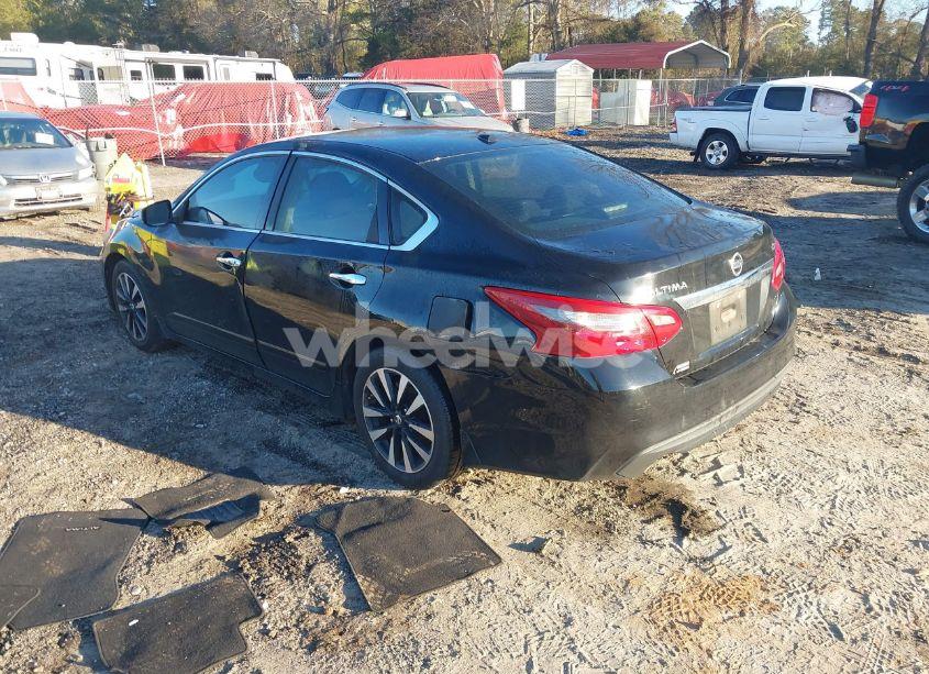 Photo 3 of 2018 Nissan Altima 2.5 SV (VIN 1N4AL3AP3JC224457)