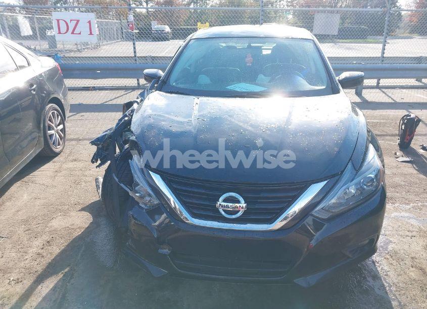 Photo 11 of 2018 Nissan Altima 2.5 SR (VIN 1N4AL3AP3JC226211)