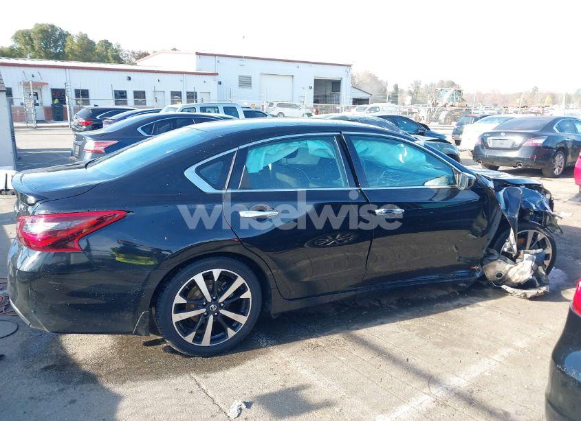 Photo 12 of 2018 Nissan Altima 2.5 SR (VIN 1N4AL3AP3JC226211)