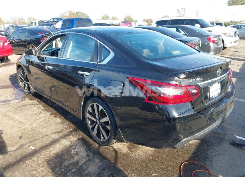 Photo 3 of 2018 Nissan Altima 2.5 SR (VIN 1N4AL3AP3JC226211)