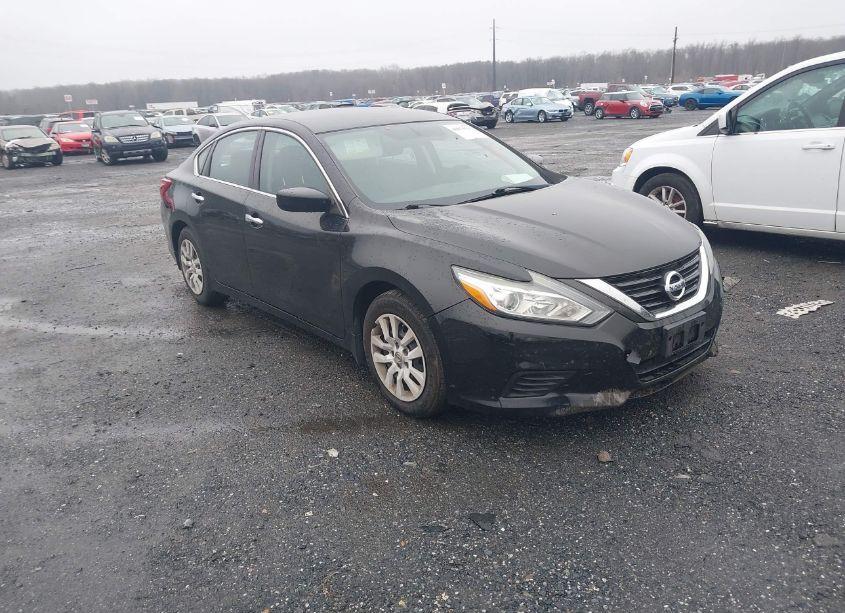 2018 Nissan Altima 2.5 S (VIN 1N4AL3AP3JC231053) main photo