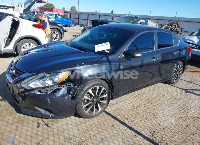 Photo 2 of 2018 Nissan Altima 2.5 SL (VIN 1N4AL3AP3JC234583)
