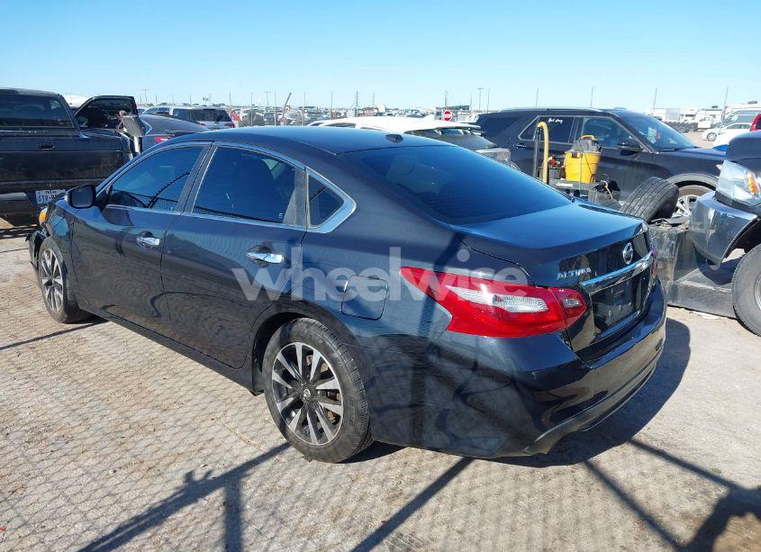 Photo 3 of 2018 Nissan Altima 2.5 SL (VIN 1N4AL3AP3JC234583)