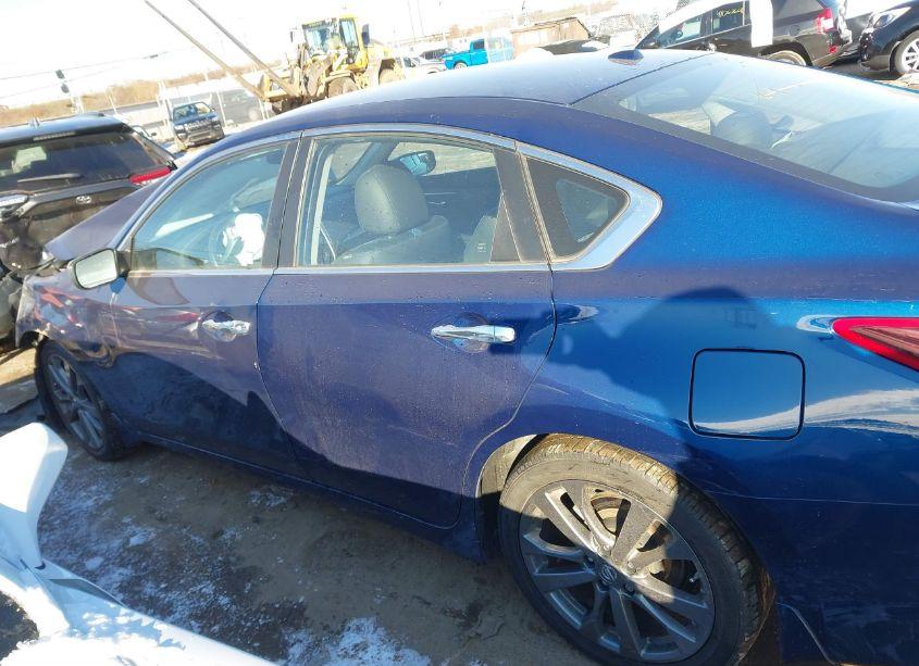 Photo 14 of 2018 Nissan Altima 2.5 SR (VIN 1N4AL3AP3JC247706)