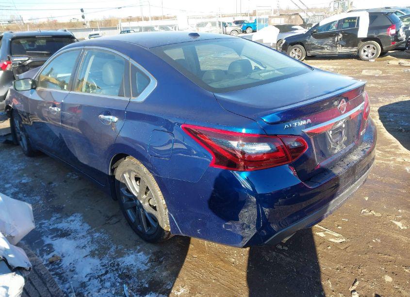 Photo 3 of 2018 Nissan Altima 2.5 SR (VIN 1N4AL3AP3JC247706)