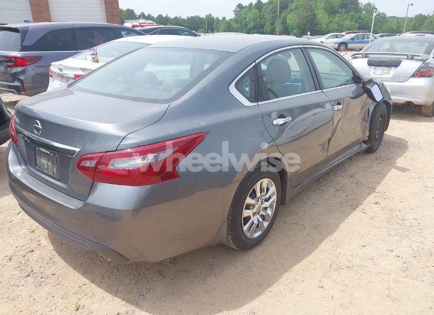 Photo 4 of 2018 Nissan Altima 2.5 S (VIN 1N4AL3AP3JC251318)