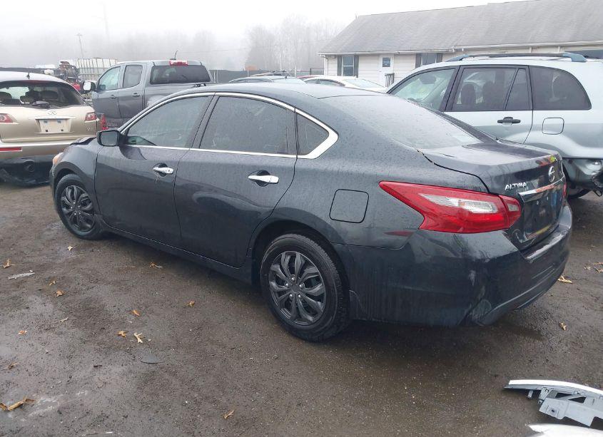 Photo 3 of 2018 Nissan Altima 2.5 S (VIN 1N4AL3AP3JC251674)