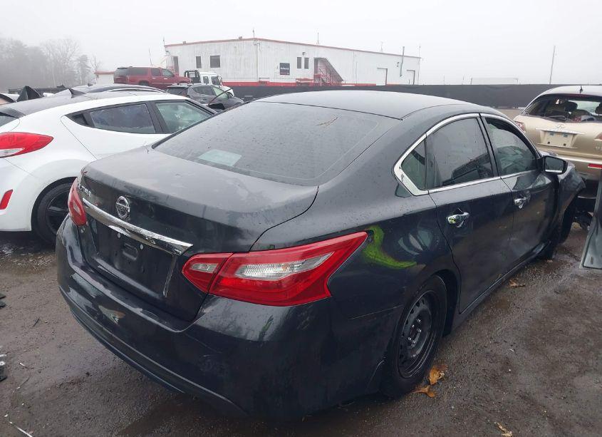 Photo 4 of 2018 Nissan Altima 2.5 S (VIN 1N4AL3AP3JC251674)