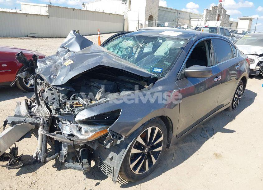 Photo 2 of 2018 Nissan Altima 2.5 SV (VIN 1N4AL3AP3JC253358)