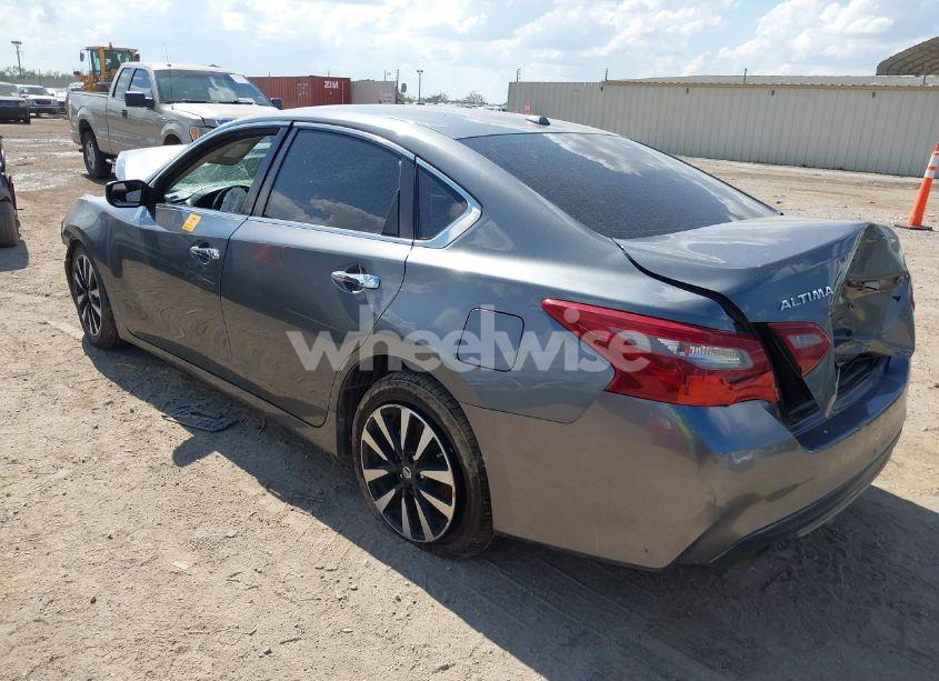 Photo 3 of 2018 Nissan Altima 2.5 SV (VIN 1N4AL3AP3JC253358)