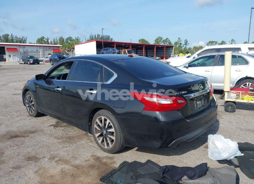 Photo 3 of 2018 Nissan Altima 2.5 SV (VIN 1N4AL3AP3JC264280)