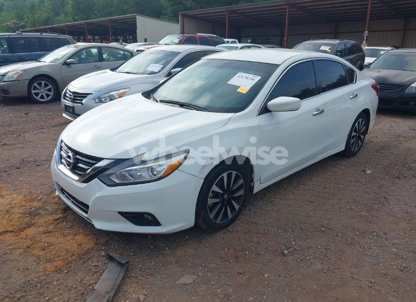 Photo 2 of 2018 Nissan Altima 2.5 SV (VIN 1N4AL3AP3JC274887)
