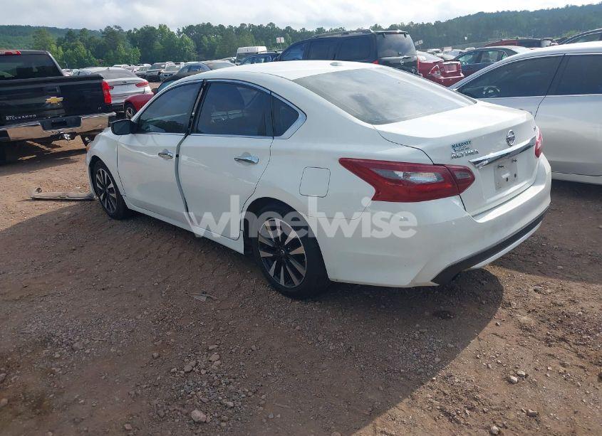 Photo 3 of 2018 Nissan Altima 2.5 SV (VIN 1N4AL3AP3JC274887)