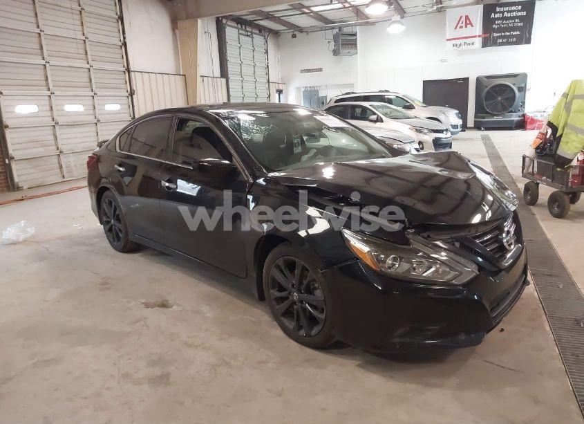 2018 Nissan Altima 2.5 SR (VIN 1N4AL3AP3JC283024) main photo