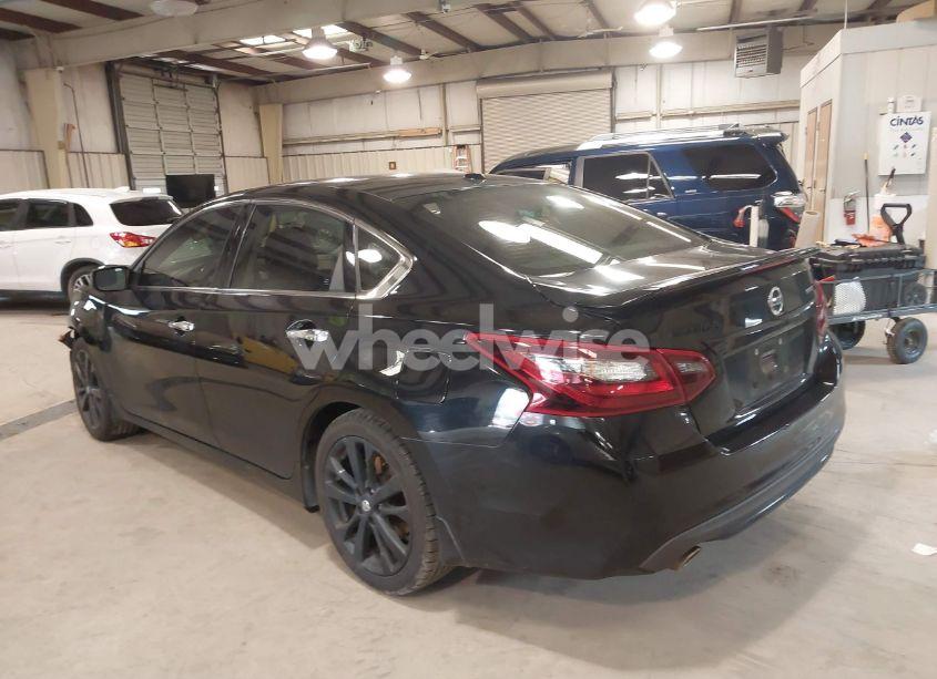 Photo 3 of 2018 Nissan Altima 2.5 SR (VIN 1N4AL3AP3JC283024)