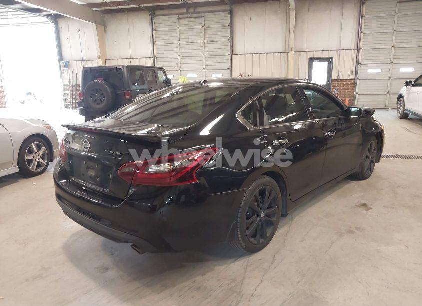 Photo 4 of 2018 Nissan Altima 2.5 SR (VIN 1N4AL3AP3JC283024)