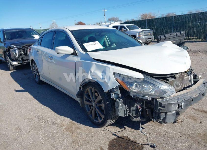 2018 Nissan Altima 2.5 SR (VIN 1N4AL3AP3JC284917) main photo