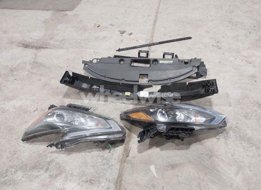 Photo 12 of 2018 Nissan Altima 2.5 SR (VIN 1N4AL3AP3JC295741)