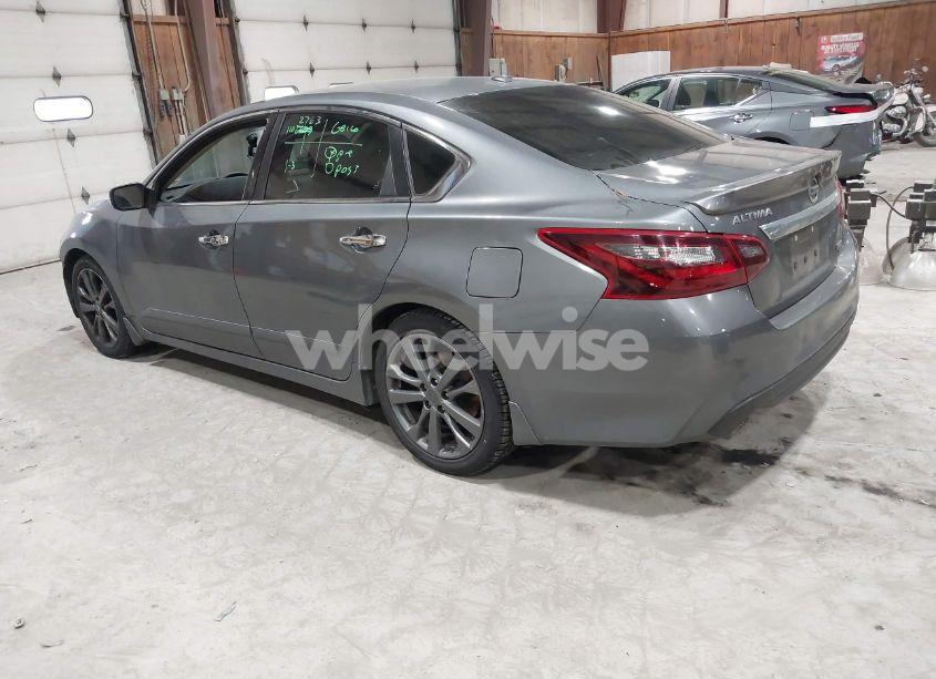 Photo 3 of 2018 Nissan Altima 2.5 SR (VIN 1N4AL3AP3JC295741)