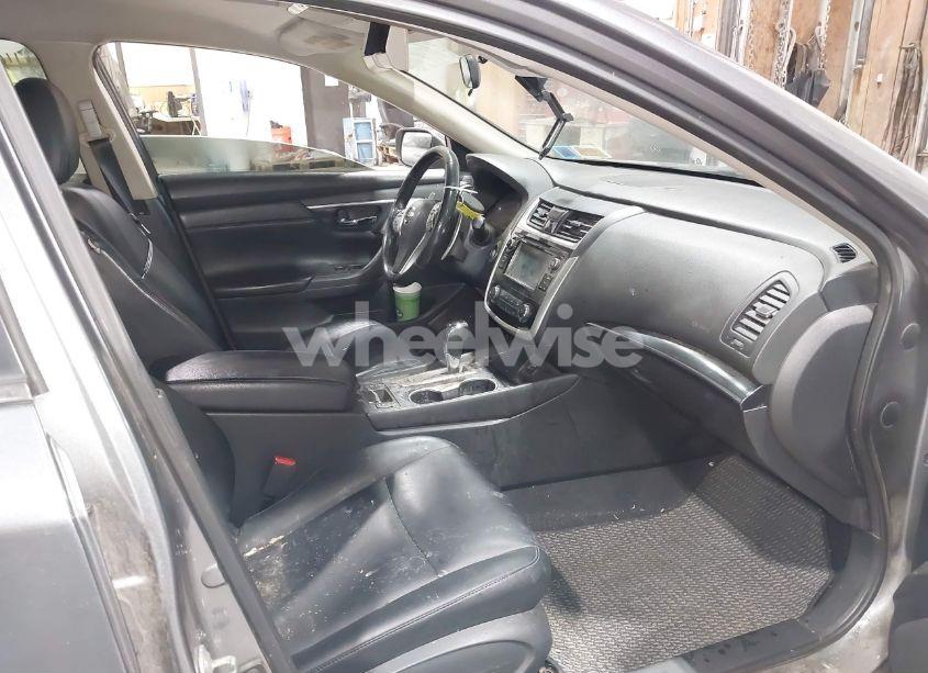 Photo 5 of 2018 Nissan Altima 2.5 SR (VIN 1N4AL3AP3JC295741)