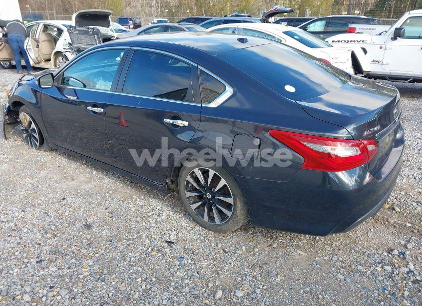 Photo 3 of 2018 Nissan Altima 2.5 SL (VIN 1N4AL3AP3JC297649)