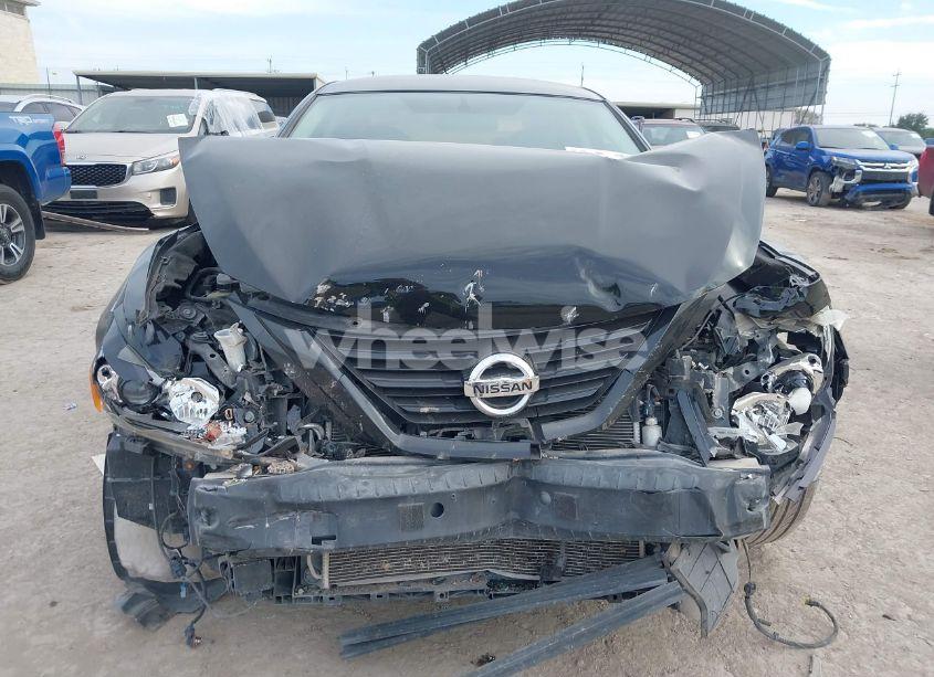 Photo 13 of 2018 Nissan Altima 2.5 SR (VIN 1N4AL3AP3JC298848)