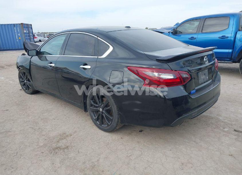 Photo 3 of 2018 Nissan Altima 2.5 SR (VIN 1N4AL3AP3JC298848)