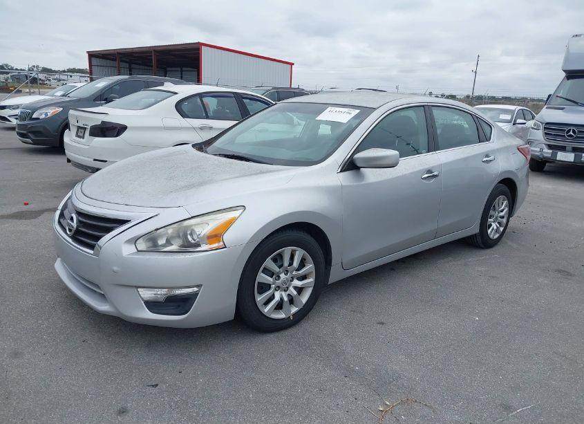 Photo 2 of 2013 Nissan Altima 2.5 S (VIN 1N4AL3AP4DC122928)