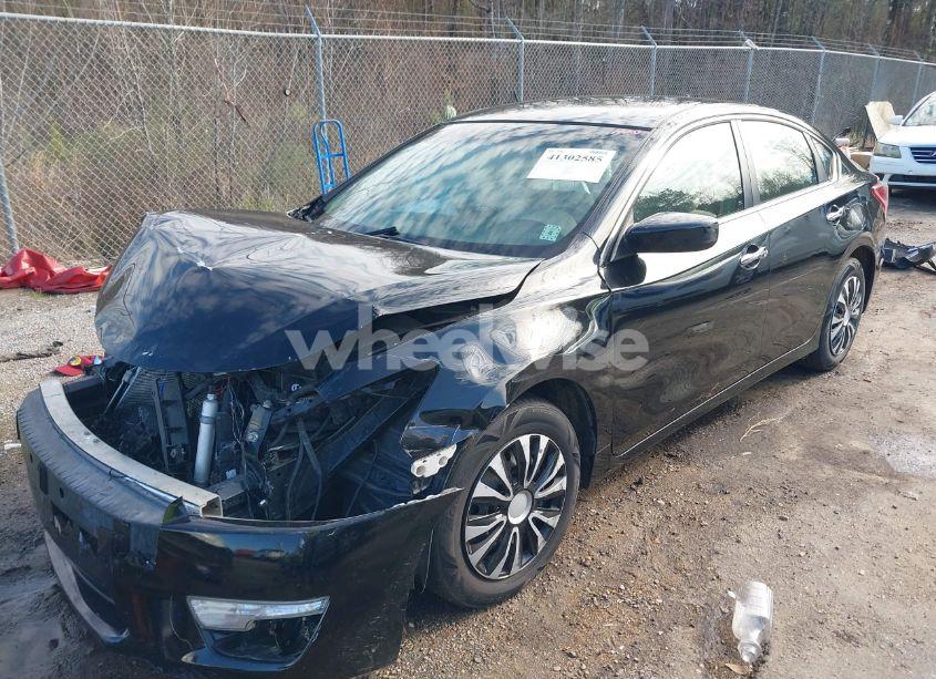 Photo 2 of 2013 Nissan Altima 2.5 S (VIN 1N4AL3AP4DC215982)