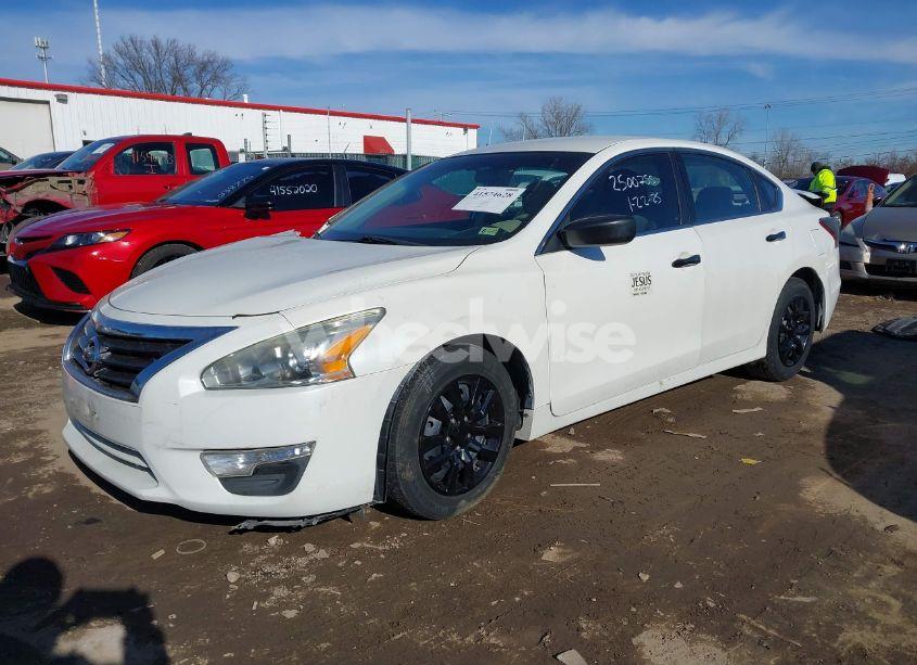 Photo 2 of 2013 Nissan Altima 2.5 S (VIN 1N4AL3AP4DC243264)