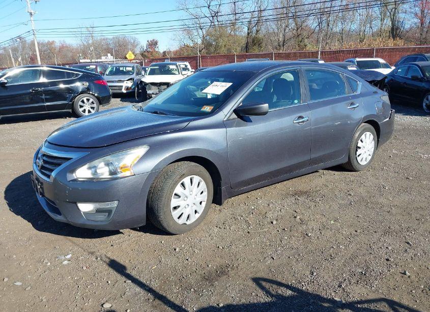 Photo 2 of 2013 Nissan Altima 2.5 S (VIN 1N4AL3AP4DC282095)