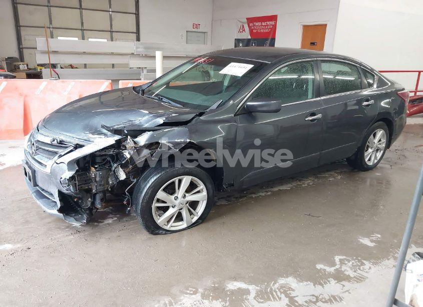 Photo 2 of 2013 Nissan Altima 2.5 SV (VIN 1N4AL3AP4DC917946)