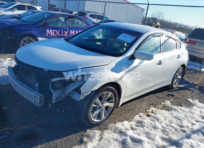 Photo 2 of 2013 Nissan Altima 2.5 SV (VIN 1N4AL3AP4DN480552)